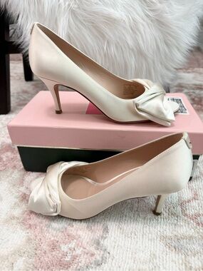 Kate Spade Ivory/Cream  Crawford Peep-Toe Bow Pumps size 7 1/2
